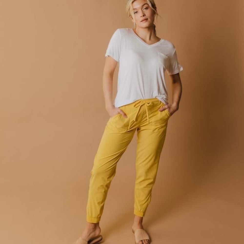 Mustard Jetsetters